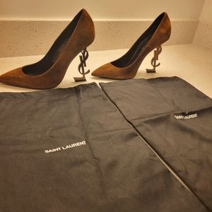 Saint Laurent OPYUM PUMPS IN SUEDE WITH OFFICER GOLD-TONE YSL HEEL